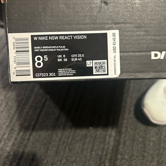 Worn a couple times, comes with box! - Picture 4 of 4